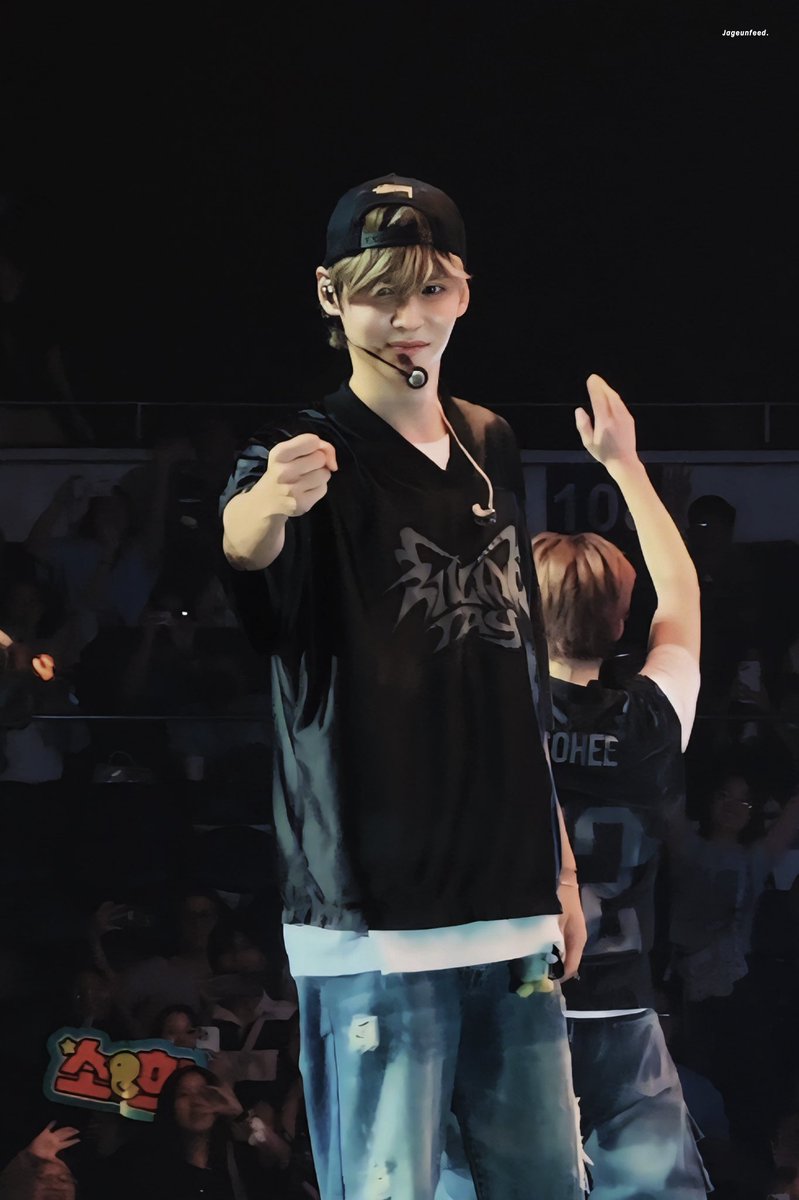jageunfeed's tweet photo. 240714 RIIZING DAY in Manila
#μμ #EUNSEOK #λΌμ΄μ¦ #riizeinmanila #riizingdayinmanila #riizingday_in_manila https://t.co/iy131tfbhW
