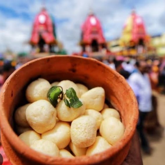 odishabrand's tweet photo. Rasagola Dibasa is celebrated across Odisha with much fanfare and it coincides with the Niladri Bije of Lord Jagannath and his siblings in Puri. The people of Odisha have been celebrating 'Niladri Bije' ritual of Lord Jagannath as Rasagola Dibasa.
..
#rasagoladibasa #rasaoladay https://t.co/RquWWhYqRf