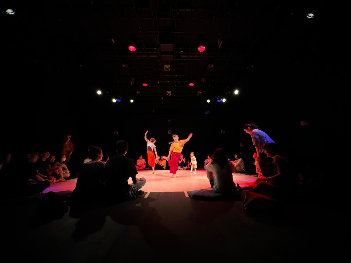 ✨We Touch We Play We Dance✨
Had an exciting day of performances at Arko Arts Theatre in South Korea. Thank you to all the wonderful families that joined us!

<a href="/assitej_korea/">테지(아시테지코리아)</a> 

Performers: Alice, Marc, Mari, Paolo 
Rehearsal Director: Keir
Production Manager &amp; DJ: Froud