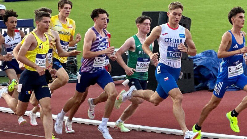 Congratulations to <a href="/SuttonDistAC/">Sutton & District AC</a> Alex through to the finals of 1500m in Euro U18 Championships on Saturday 👏👏👏
#BanskaBystrica2024 <a href="/BritAthletics/">British Athletics</a> <a href="/EuroAthletics/">European Athletics</a>