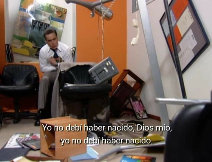 Armando cada vez que arreglaba el mierdero con Betty y la cagaba al minuto en frente de Betty #BettyLaFea