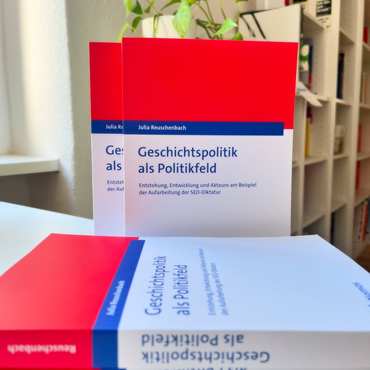 #coronaverlosung 684: Heute mit einer Spende des <a href="/NomosVerlag/">Nomos Verlag</a> - die frisch erschienene Dissertation von <a href="/j_reuschenbach/">Julia Reuschenbach</a>. Vielen Dank. Teilnahme per RETWEET, Verlosung am Abend. Viel Glück! 🙂