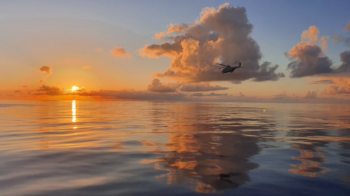 Kon_Luchtmacht's tweet image. Vandaag 4 jaar geleden raakte een NH90 te water ten noorden van Aruba. Tijdens deze crash komen Christine en Erwin om het leven. Vandaag staan we stil bij het verlies van onze collega’s en denken we aan hun familie en nabestaanden.