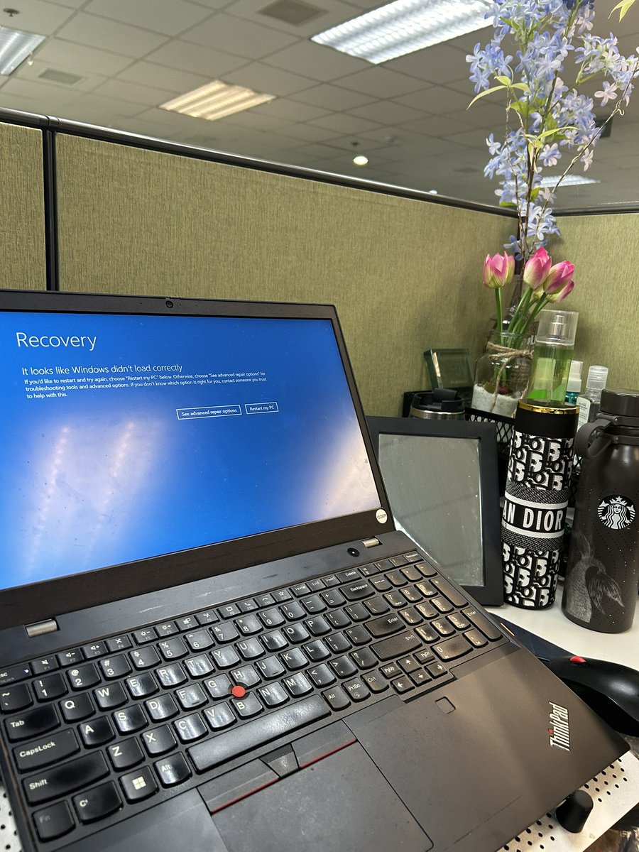 ydidiom007's tweet photo. Blue screen of death! “Crowdstrike!” https://t.co/iD3r0GDu9S