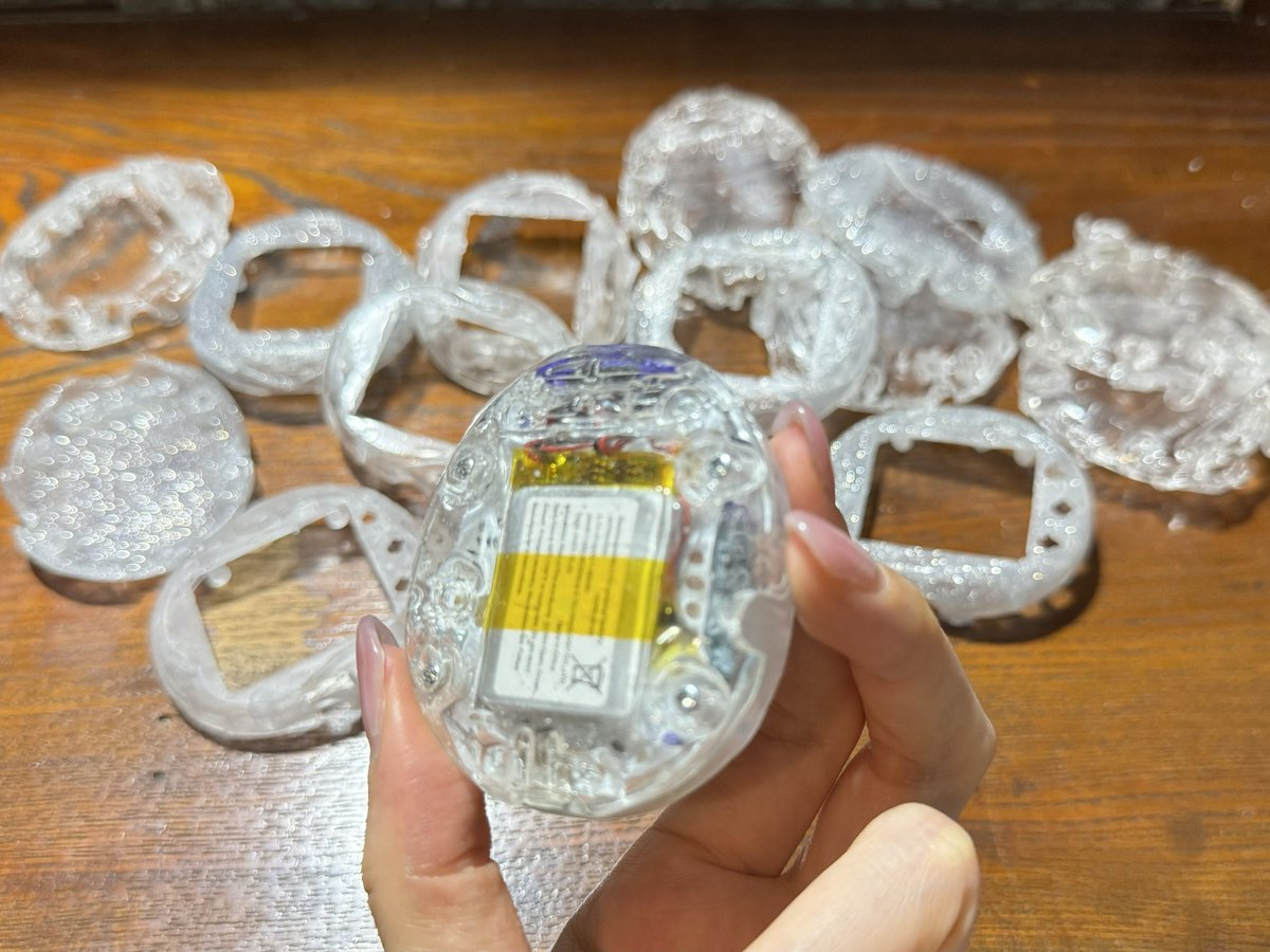 自作のカスタムシェルです。裏面もクリアで作ってみました