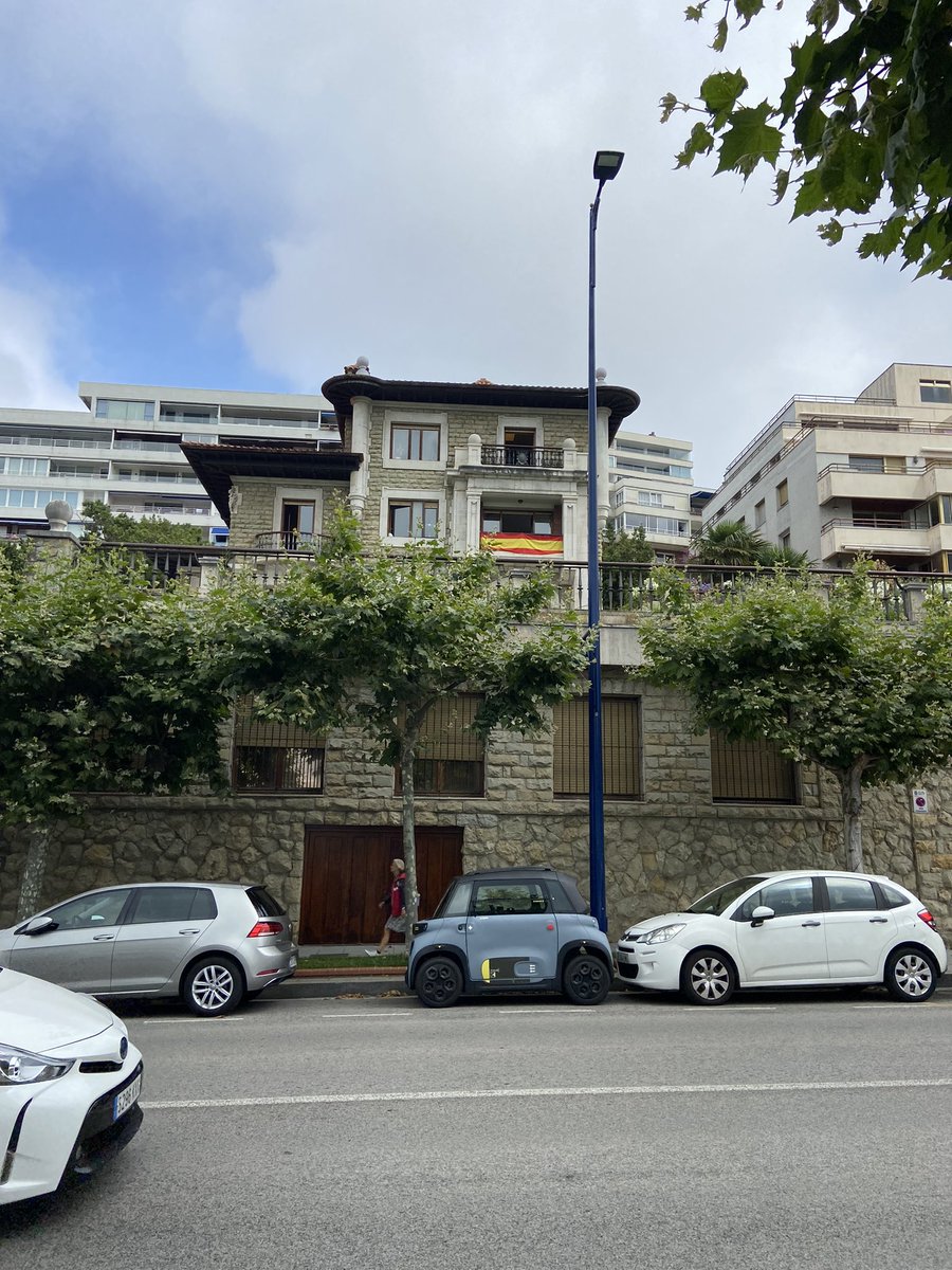 timstutts's tweet image. smartcar has nothing on the citroen my ami tonic. parked in a tiny spot with room to spare 😄🚙