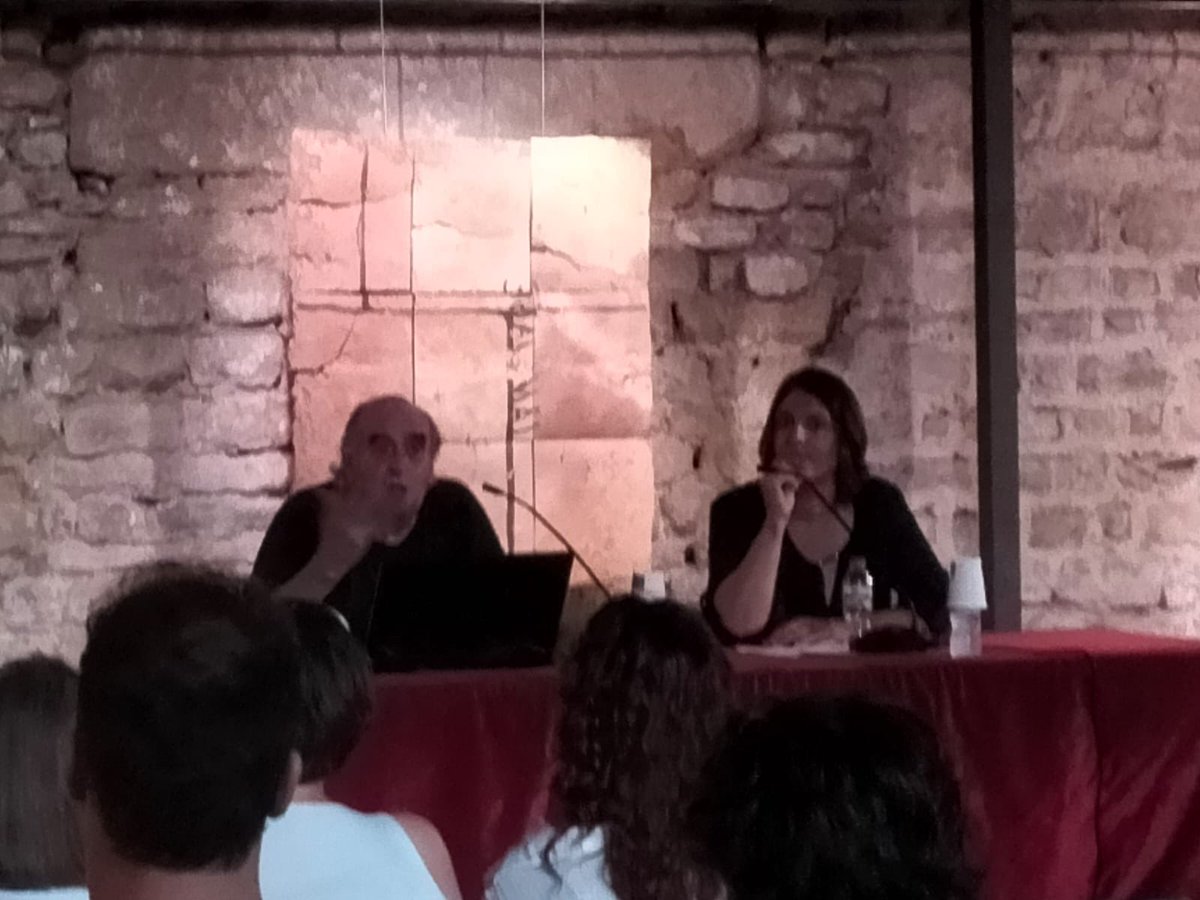 EstudisOsonencs's tweet photo. Imatges de la conferència "Mobilitat i transhumància a les Valls de Sau i el Cabrerès durant la prehistòria recent", a càrrec dels professors Anna Bach, Ramon Àlvarez, Anna Maria Rauret i Miquel Molist, que va tenir lloc ahir al Temple Romà. 
Gràcies a tots els assistents!👏🏼👏🏼 https://t.co/lxTVPnmgc3