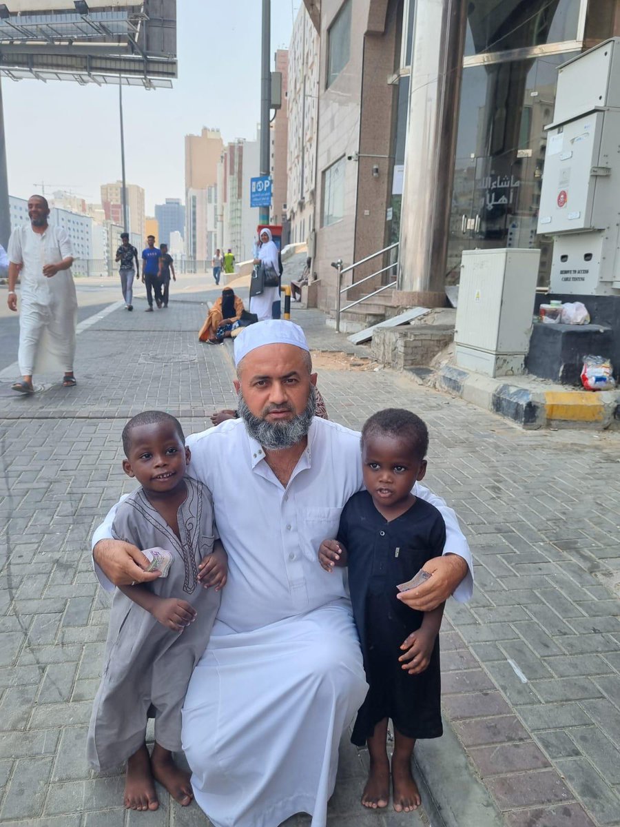 omerosmanoglu78's tweet photo. Cümleten hayırlı cumalar diliyorum...

Tüm Aziz Şehitlerimizi Rahmetle Kahraman Gazilerimizi Saygıyla anıyorum.....

Ömer OSMANOĞLU 
Yurt-Sav.Diyarbakır Şehit 
Aileleri Derneği Başkanı https://t.co/MeKCwvXkag