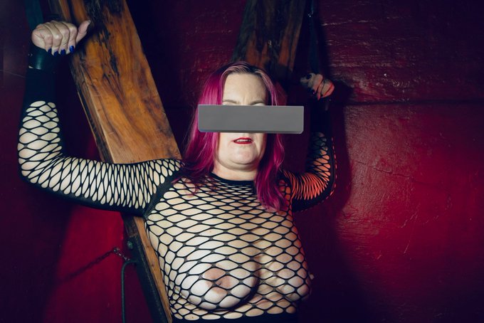 Good morning! Happy #fishnetFriday! 🥳 https://t.co/zrp1Zgve8p<a href="/tag/fishnetfriday"class="tags">#fishnetFriday</a>