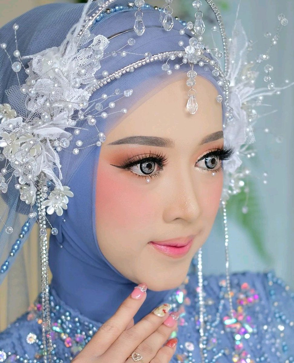 tytarias's tweet photo. 🔵✨ Rasakan kekuatan biru! Warna yang melambangkan ketenangan, kepercayaan, dan kekuatan. Biarkan energi biru membawa inspirasi dan keharmonisan dalam penampilanmu di hari nan istimewa. #PowerOfTheBlue #KekuatanBiru 🌊💙
#TytaRias #MUAJepara https://t.co/sbQ9Ugk7IX