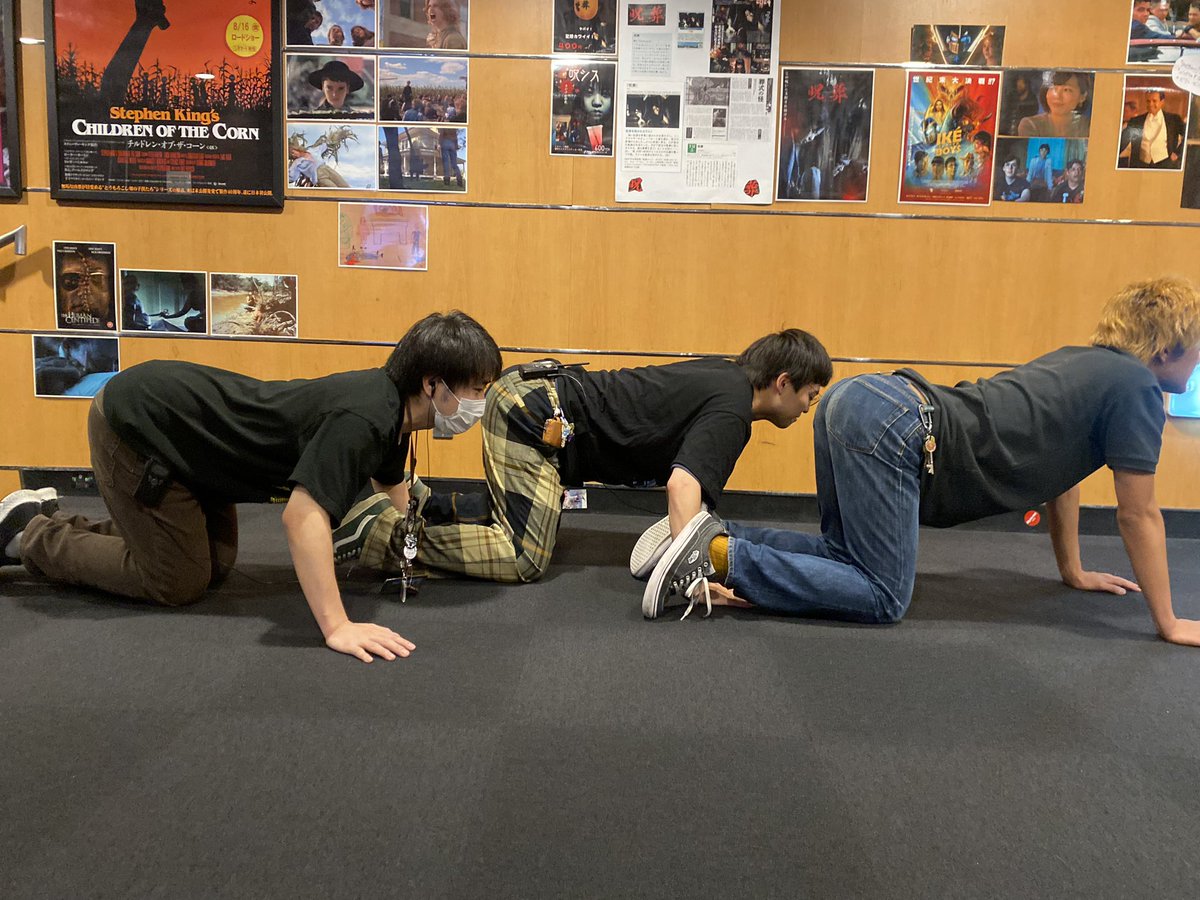 【全穴！串刺しナイト！】
いよいよ明日23:00〜😨

当館スタッフ、一足先に…
つ・な・げ・て・み・た・い。

お座席は残り30席ほどです！まだ間に合います！！