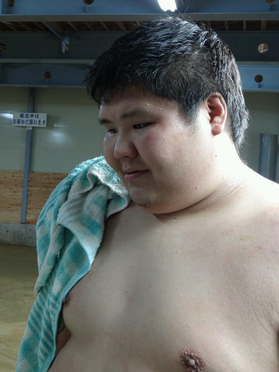 gatidebusumo's tweet photo. 肌や乳首の感触まだ感じられそうな https://t.co/Fyp2hYvIlu