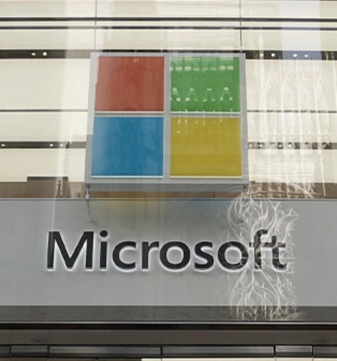 MahmoudMareii's tweet photo. #Microsoft …!!!
#مايكروسوفت …!!!

#Crowdstrike …!!!
#كروادسترايك …!!! https://t.co/NK0zr99ca6
