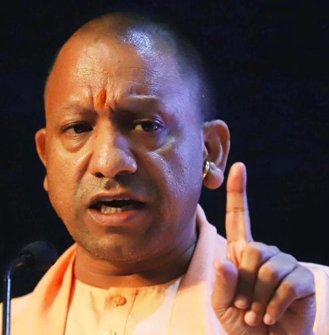 epanchjanya's tweet image. #आज_का_प्रश्न

क्या कांवड़ रूट की हर दुकान पर नेमप्लेट लगवाने का योगी सरकार का फैसला सही है?

1) हां

2) नहीं

अपना जवाब कमेंट कर जरूर बताएं।