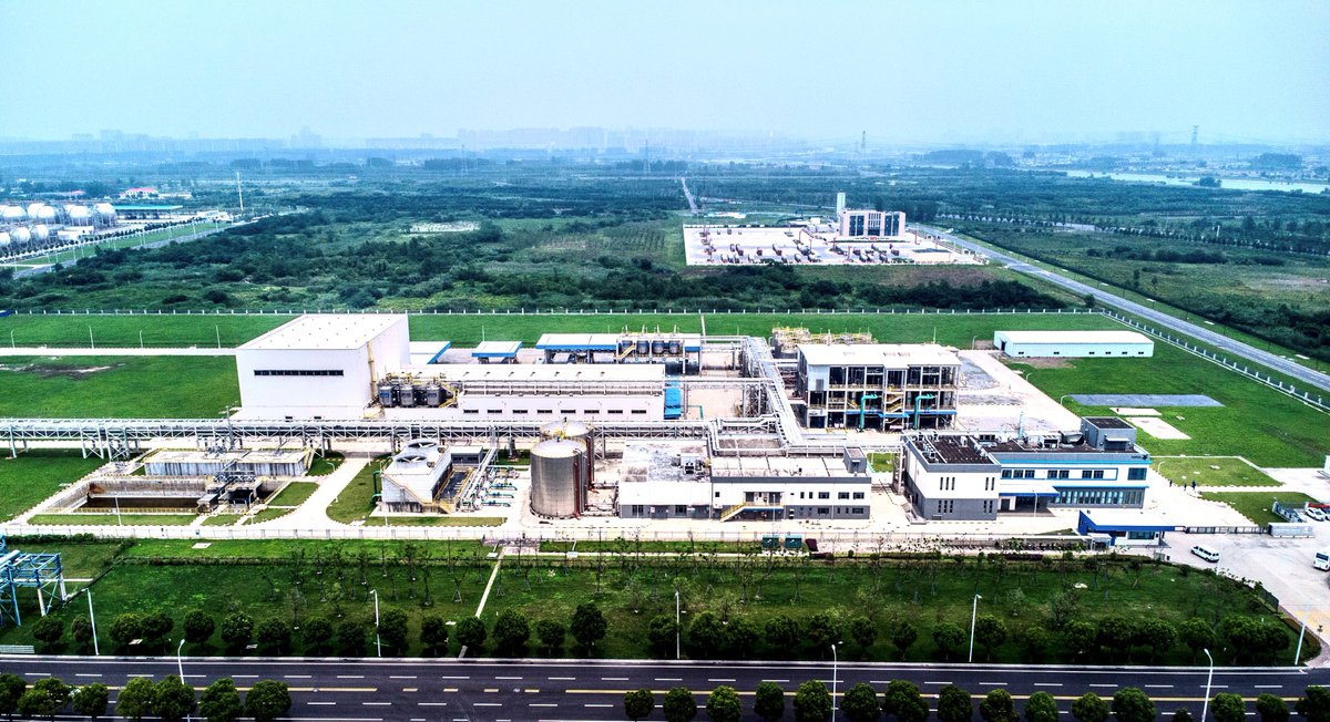 SasolSA's tweet image. Sasol China has been recognized as a 'Health Enterprise' by the Nanjing Municipal Health Commission! We're all about making sure our team feels great and stays productive. chemicals.sasol.com/NewsAndEvents/… 
#Health #EmployeeWellbeing #SasolChina #SustainableGrowth #WeAreSasol