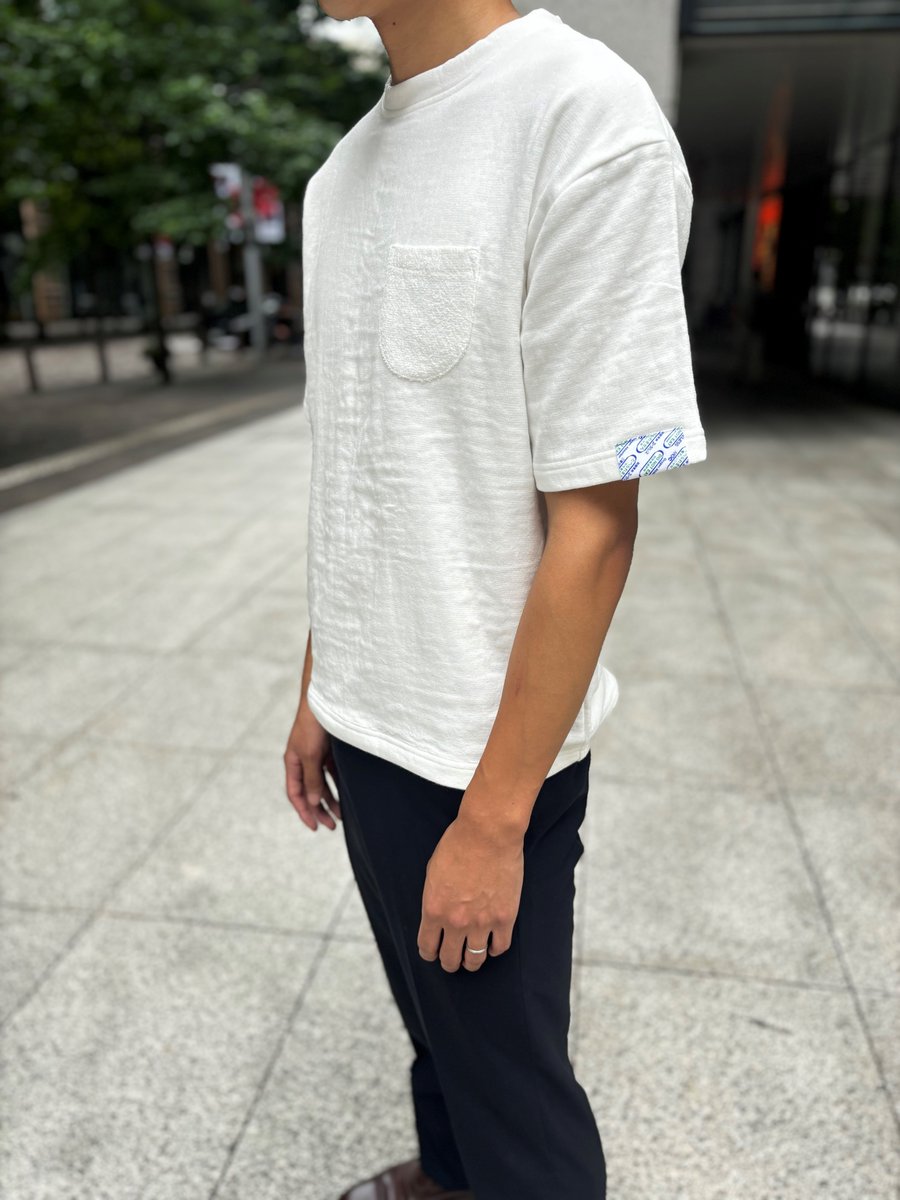 mgc_ageless's tweet photo. \⏰プレゼント応募締め切りまで残り1週間📣/

優れた吸水性を誇る、肌触り抜群な今治タオル生地を使用しております✨
エージレスのワンポイントタグが入った、オリジナル「白Tシャツ」は夏の季節での活躍、間違いなし✌️

皆様のご応募お待ちしております🙋‍♂️🙋
#プレゼント企画
#プレゼントキャンペーン https://t.co/kvIFBO7oof