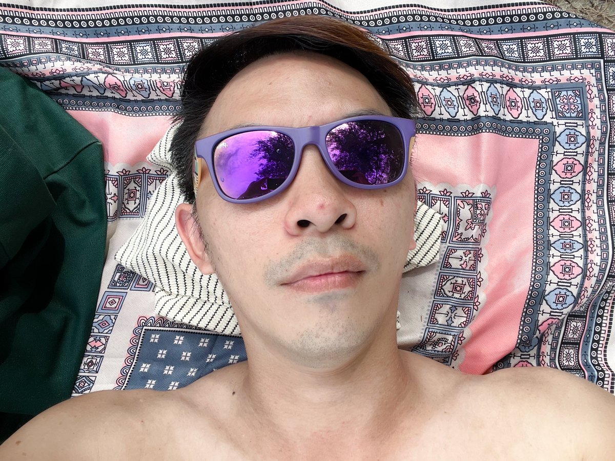 pom_prem's tweet photo. แมนๆสิวขึ้นจมูกไปเลยฮะ https://t.co/7ar3RCHWID