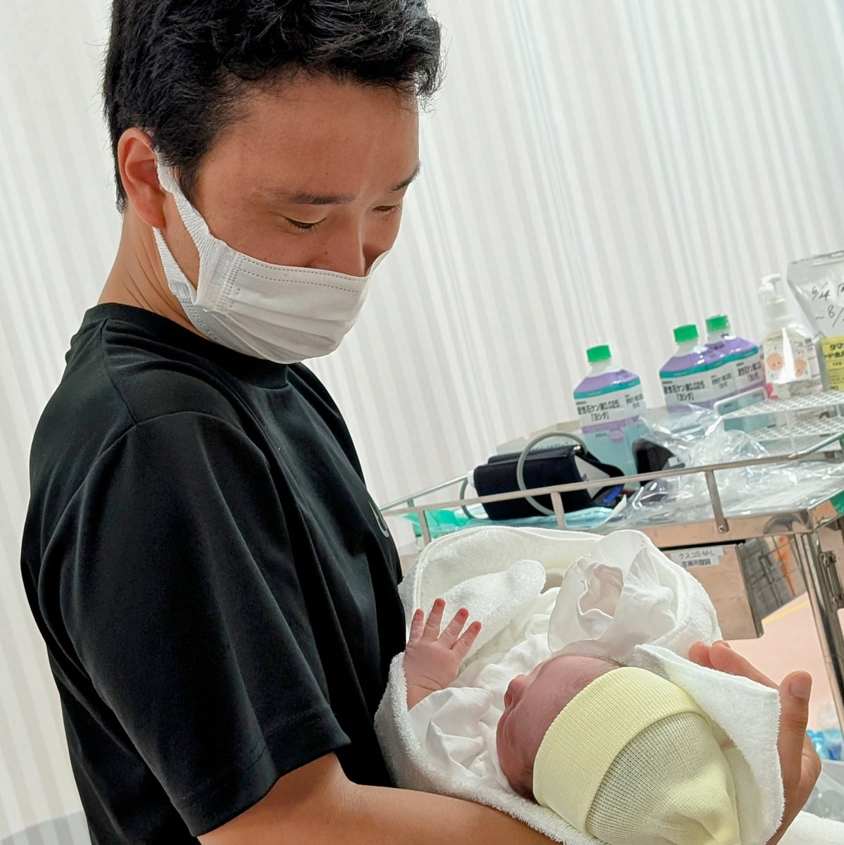 KeiErabu's tweet photo. 家族が増えました👶＜バブ

これからは3人家族で頑張っていきます☺️ https://t.co/E35YlNnKzC