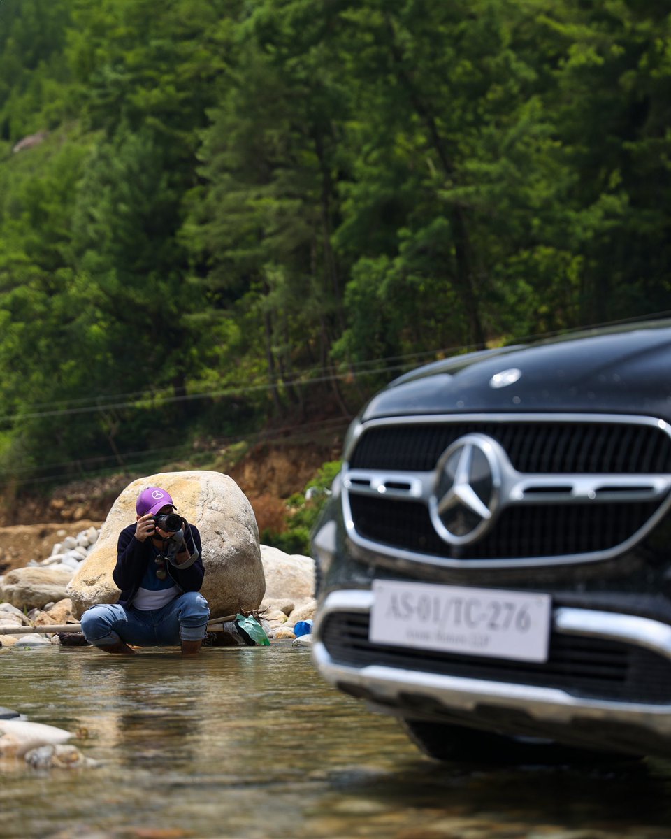 AnandMohan2810's tweet photo. I caught up with my friend @yourworldmylens who was in Dirang on one of his photography trips. We drove the GLC to the Dirang river bed &amp; the Sela Tunnel Project. Here are some of the pictures Zaid took during the drive (PT1)

#MercedesBenzIndia #GLC #SUV #collab #brandedcontent https://t.co/4rPHCzsU2P