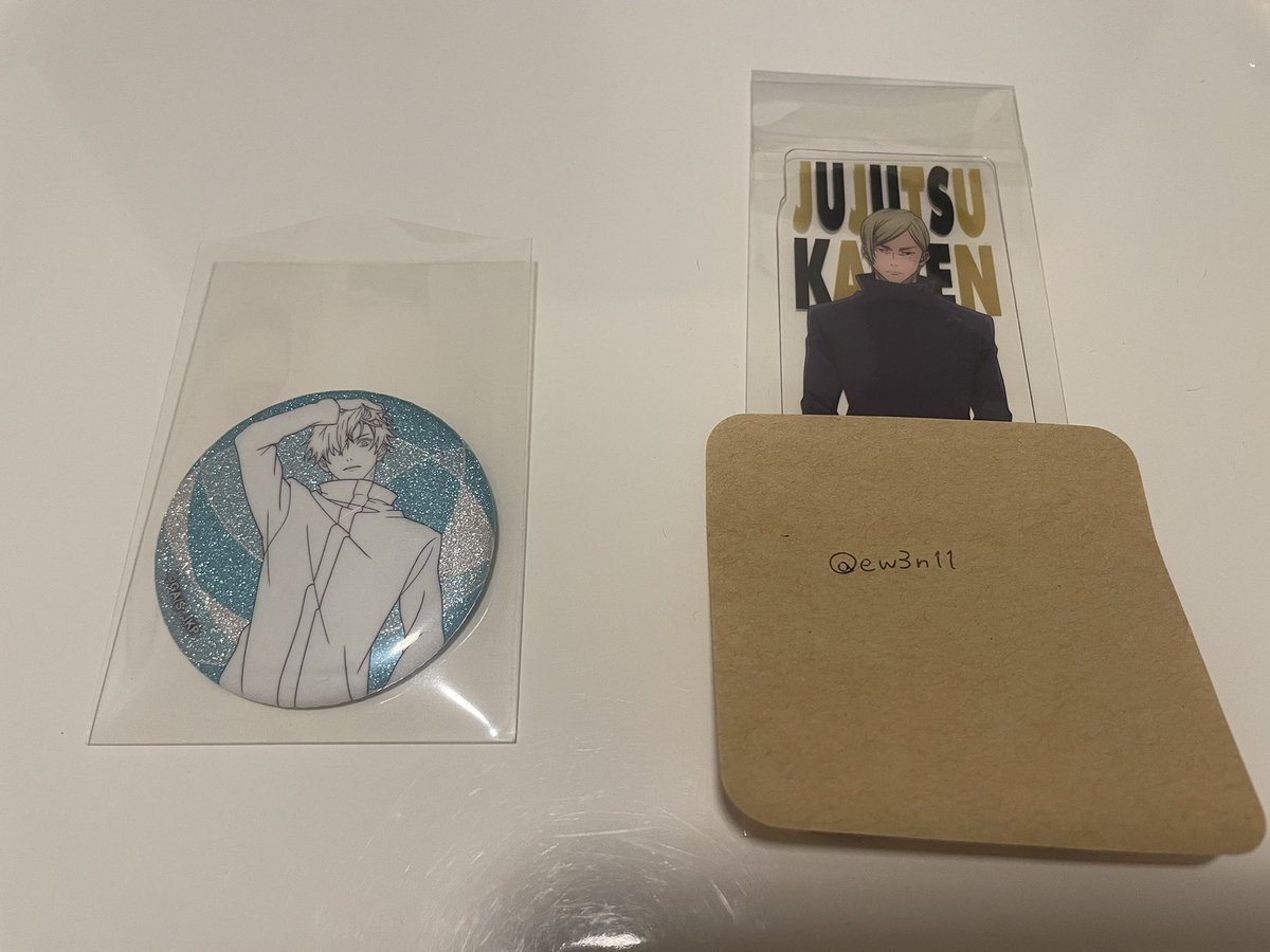 ew3n11's tweet photo. 【交換】呪術廻戦　TD缶バッジ rest

譲：五条(線画グリッター)

求：同種　七海(線画グリッターor箔押しどちらでも)

郵送希望です。
どうぞよろしくお願い致します。 https://t.co/celsLayhUx