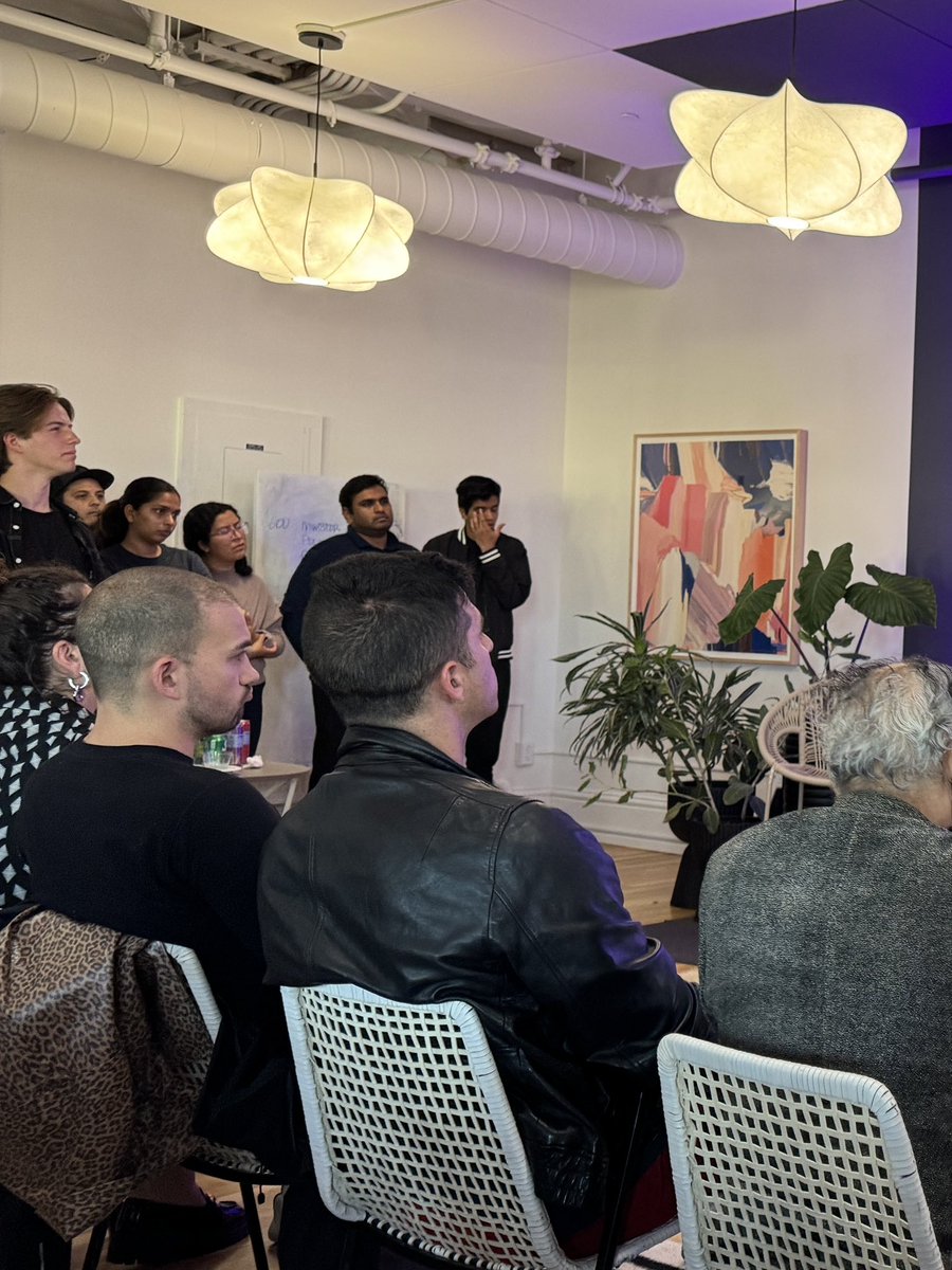 BitLen_Finance's tweet photo. Today, at San Francisco, AI + Crypto Event hosted by @Fetch_ai , BitLen team is proud to present the first BTC pegged split-able stable coin $HEX to the community.

For More details about $HEX, stay tuned for our white paper release and test net

#BTC #Crypto #stablecoin https://t.co/tnnPekUjCf