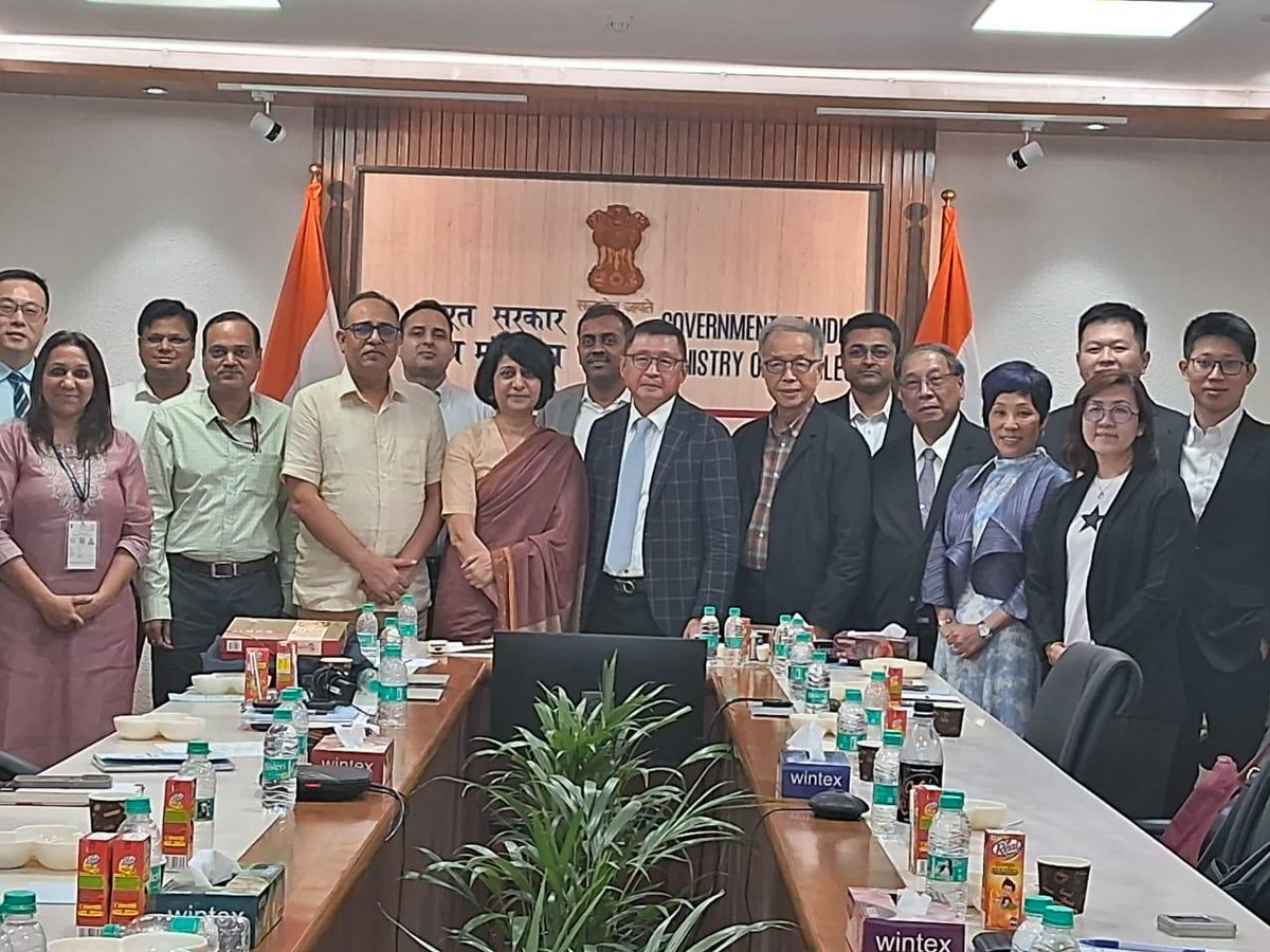investindia's tweet photo. .@investindia, alongside @TexMinIndia, met with #TaiwanTextileFederation to strengthen ties & explore investments in #MMF & #technicaltextiles subsegments, including #meditech, #mobiltech & #sporttech and manufacturing facilities for specialty fibres.
#InvestInIndia #Textiles https://t.co/FsiLR5SsYb