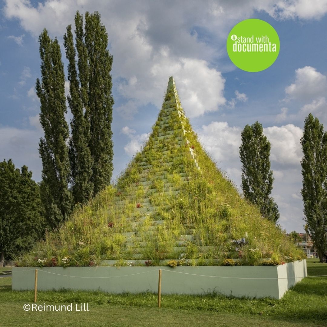 standwdocumenta tweet picture