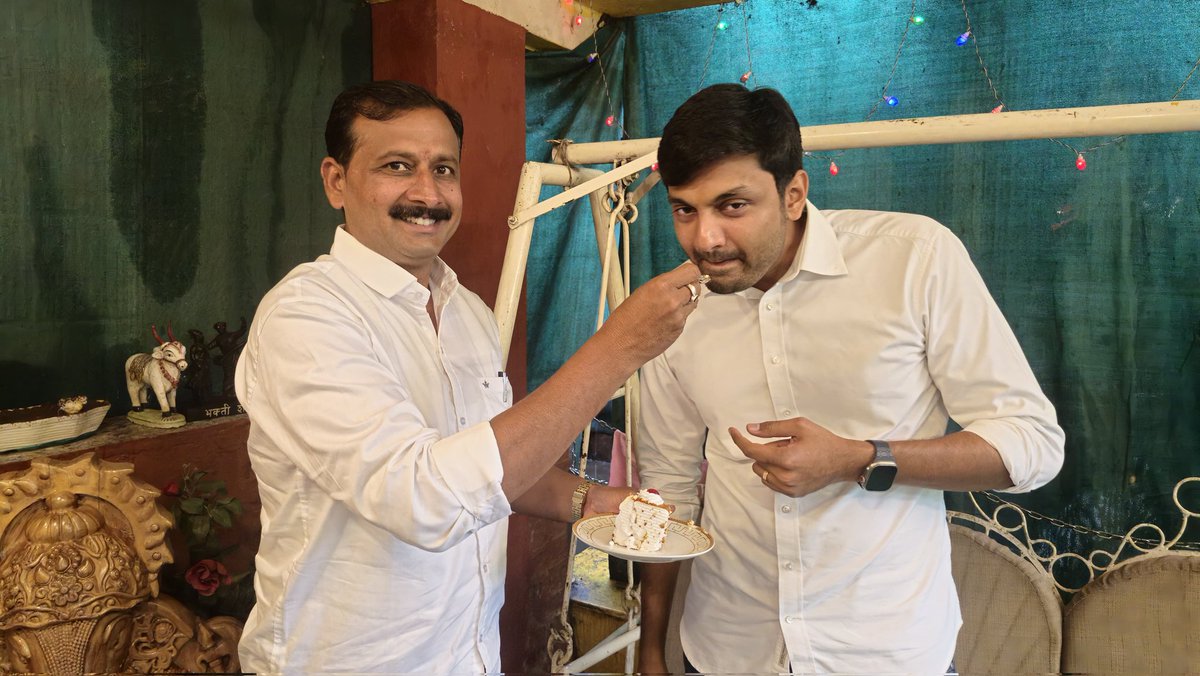 Prashan33952425's tweet photo. युवकांचा बुलंद आवाज, युवकांमध्ये चैतन्य निर्माण करून समाजोपयोगी कार्यात झोकून काम करण्याची प्रेरणा देणारे युवकांचे नेतृत्व मा. प्रतिक पाटील (दादासाहेब) यांना वाढदिवसाच्या हार्दिक शुभेच्छा...!
#HBDPrateekDada #pjpbirthday #19July #youthleader #yuvaneta #LeadershipDevelopment https://t.co/DKk8eGaLkl