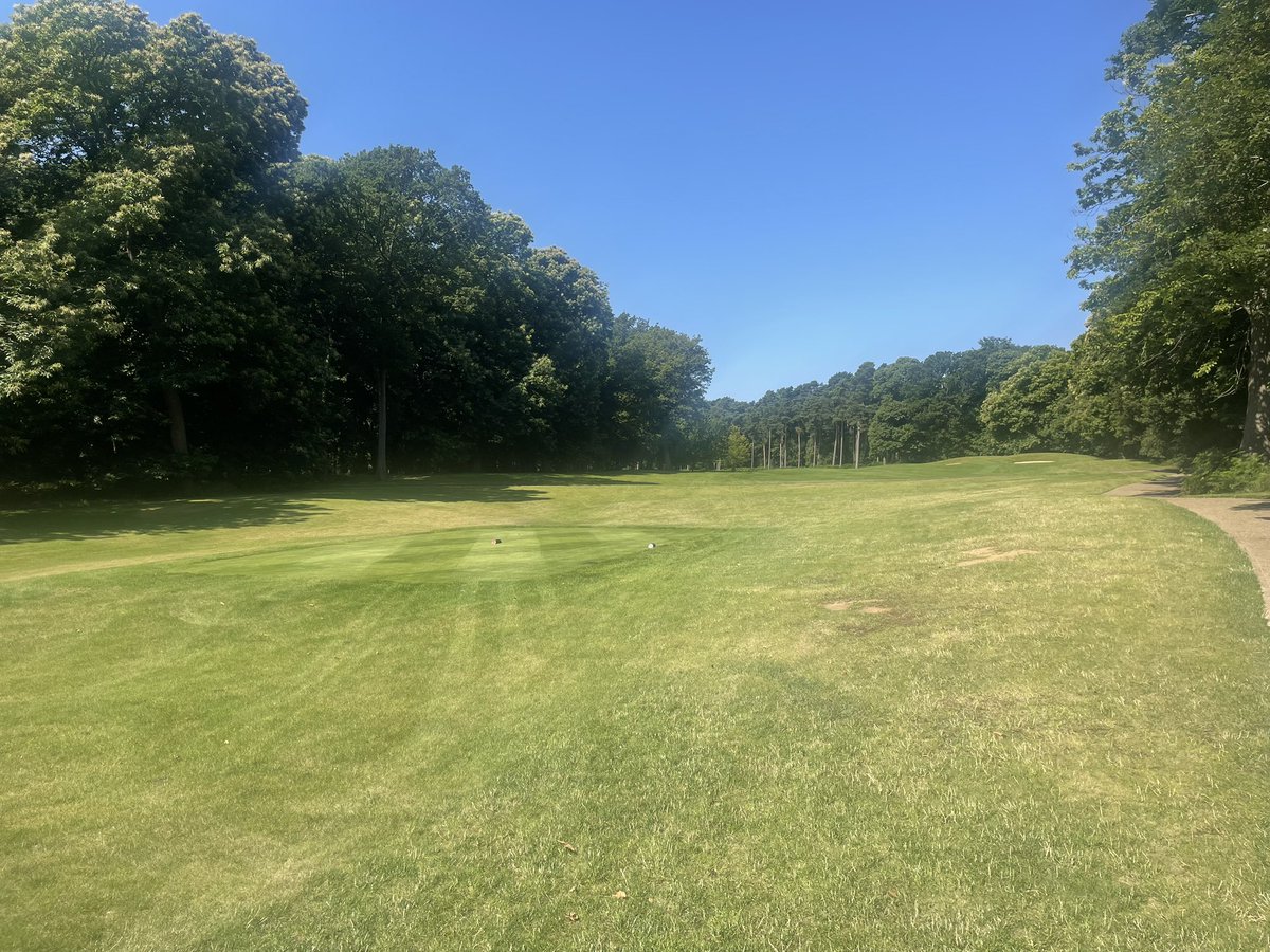 eastham_robert's tweet photo. @WoburnGC yesterday was fantastic! On to Trent Bridge today! https://t.co/rm9PXzCkDr