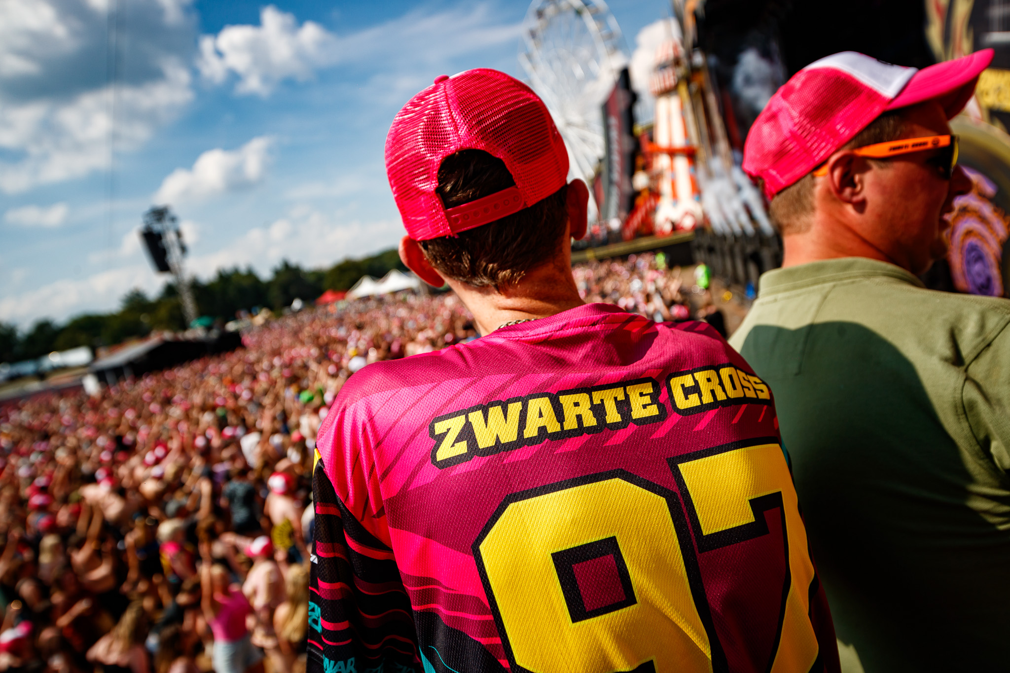 Zwarte Cross on X WATER WIL JE MIJ FIT HOUDEN OFZO Bij meerdere toiletclusters vind je vanaf vandaag extra drinkwaterpunten. Deze staan aan de buitenzijde van de toiletten je ziet ze zo