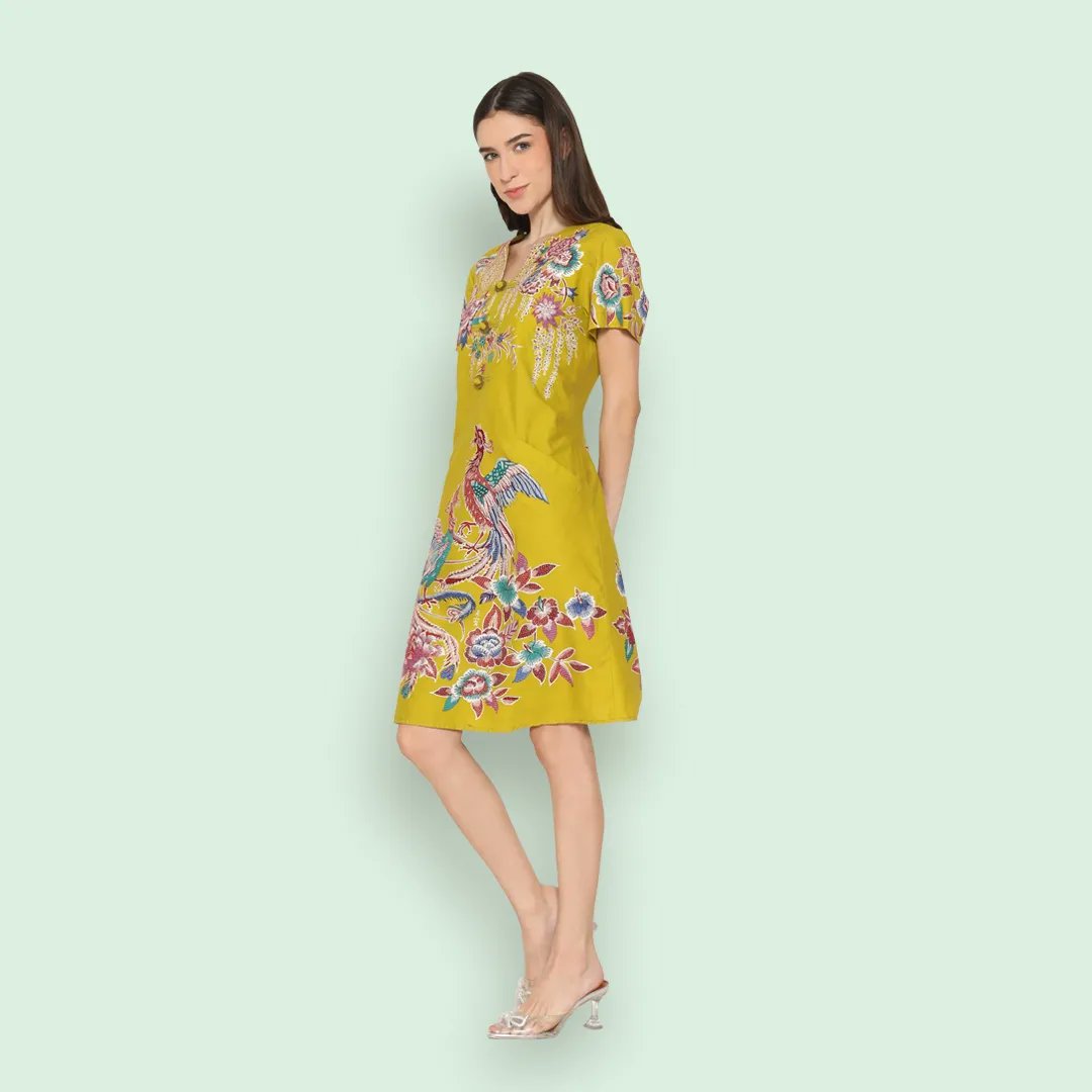 Tjongklak's tweet photo. Cirebon batik meets modern fashion in our comfortable cotton dress 👗

In frame:
Puspita dress
Batik tulis cirebon
Bahan katun

Segera hubungi +6281990891010 untuk pemesanan dan pertanyaan lebih lanjut, atau kunjungi butik kami di Gandaria City Lt2 #265

.

.

.

#tjongklakbatik https://t.co/ICUOd7cKIU