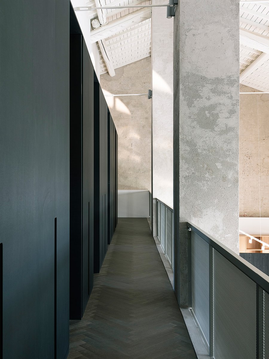 Interior_es's tweet photo. La Casa ID es fruto de la #reconversión, realizada por @Archiplanstudio, de una antigua granja en un espacio mitad vivienda y mitad B&amp;B.
-> Fotografías: Simone Marcolin
-> https://t.co/TRtedDC2sb
-> #arquitectura #arquitecturainterior #casas #Mantua #Italia https://t.co/QoVn77ohPW
