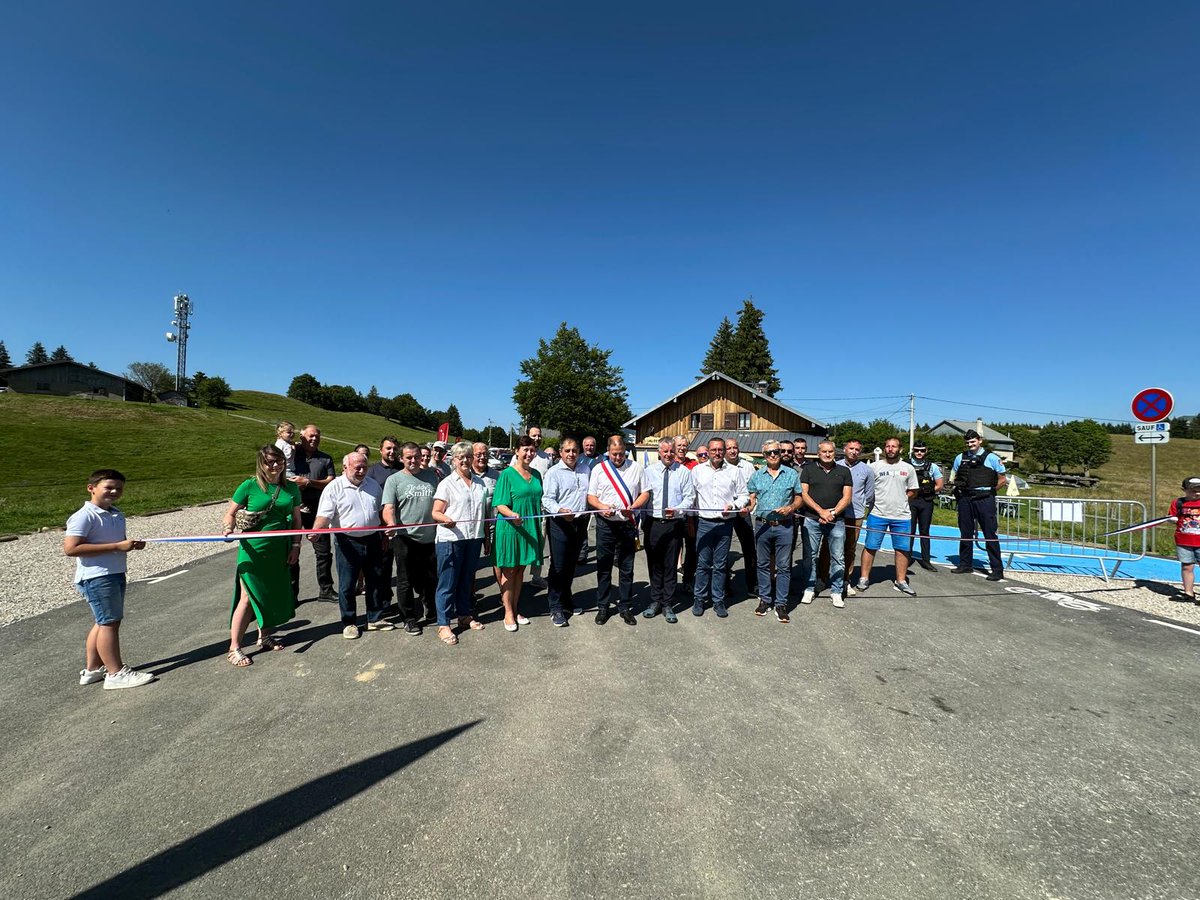 🤩 | Lullin : 𝐥𝐚 𝐫𝐨𝐮𝐭𝐞 𝐜𝐨𝐦𝐦𝐮𝐧𝐚𝐥𝐞 𝐭𝐨𝐮𝐫𝐢𝐬𝐭𝐢𝐪𝐮𝐞 𝐝𝐞 𝐓𝐫𝐞̀𝐬-𝐥𝐞-𝐌𝐨𝐧𝐭 a été inaugurée.
 
✅ Le #CD74 a soutenu ce projet 𝐚̀ 𝐡𝐚𝐮𝐭𝐞𝐮𝐫 𝐝𝐞 𝟖𝟎 % du montant des travaux soit 804 978 €.
 
Toutes les informations 📲 hautesavoie.fr/lullin-la-rout…