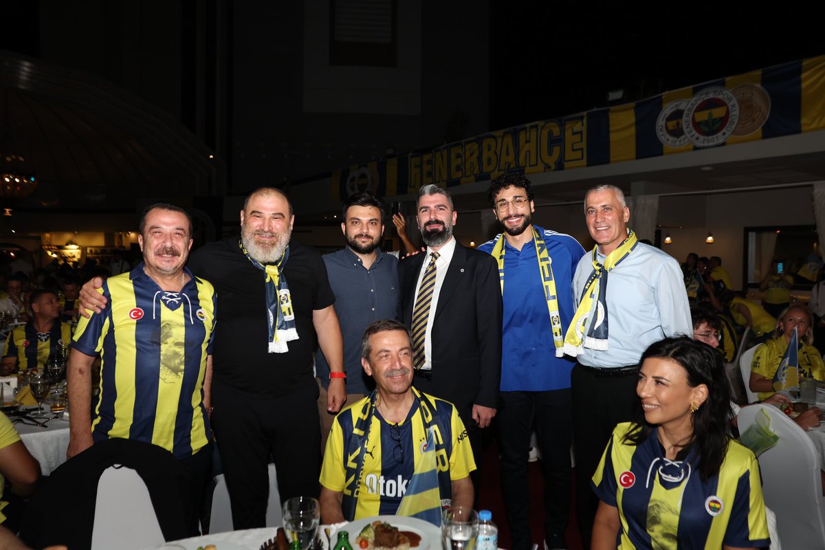 AcarSertacK's tweet photo. 19.07 Dünya Fenerbahçeliler günü kutlamalarına KKTC’de başladık. 

Yönetim Kurulu Üyemiz Özgür Özaktaç ile birlikte KKTC FBİDER’in Pasha Otelinde düzenlediği organizasyonunda taraftarlarımızla buluştuk. https://t.co/Fmovx9fW9y