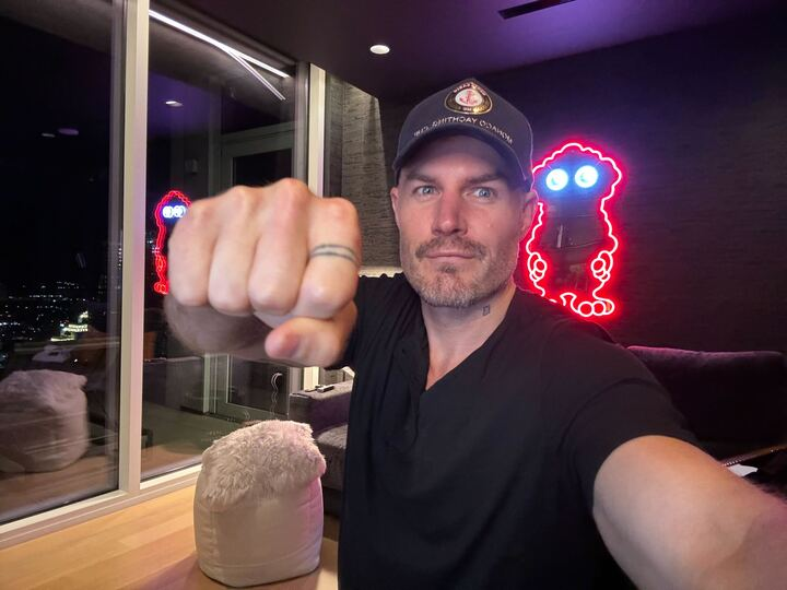ZssBecker's tweet photo. 3am Friday.

Stop being a loser and stop trying to keep up/be accepted by normies.

You will never find happiness being a sheep person and talking about the big game over beers. 

Find it in the arena and the fight and excellence. Pound it back with a like. Get to work.