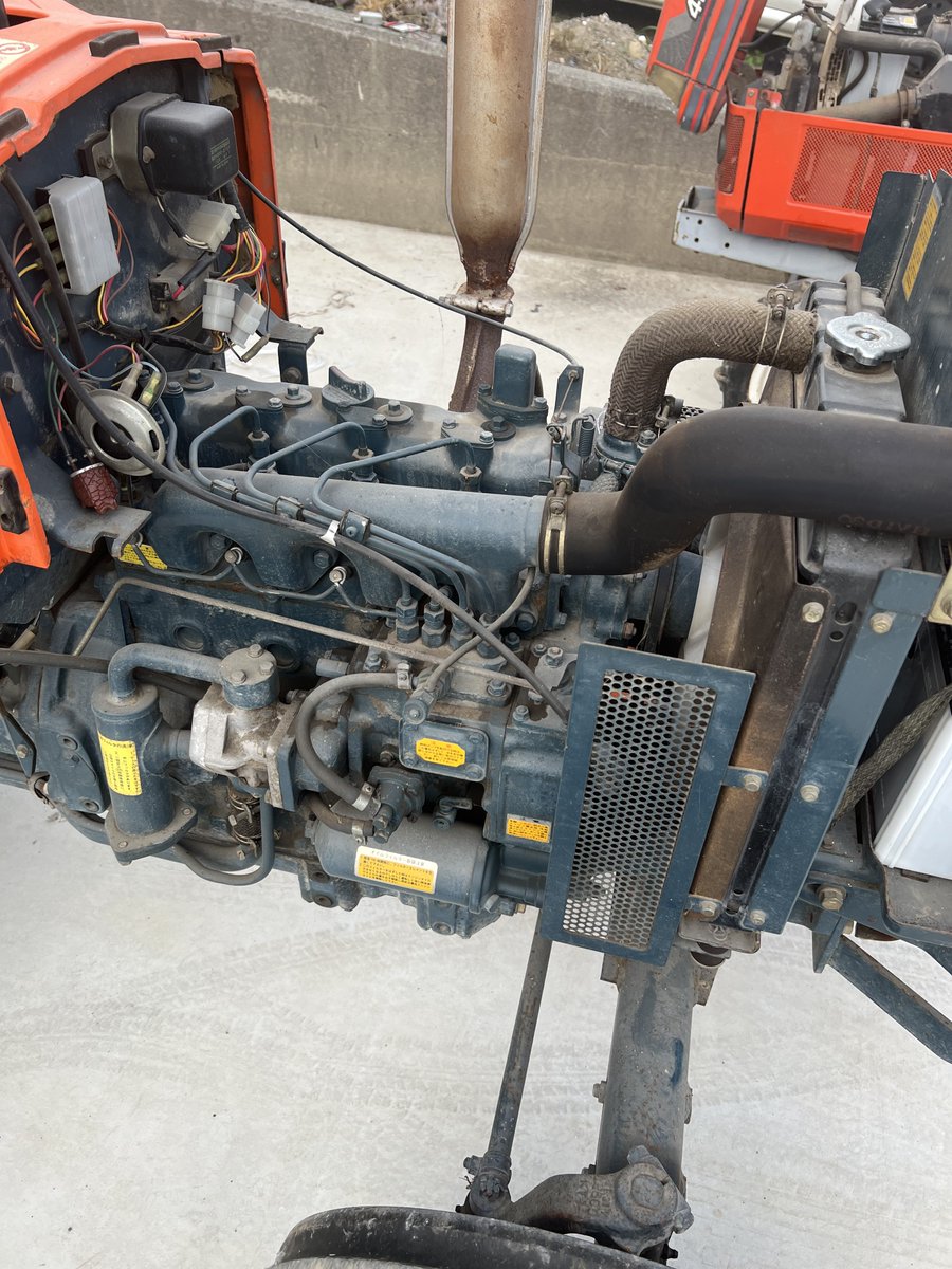 BNR34_R69's tweet photo. 過去にトラクター直してあげたら
お礼にもらったバイクw
#gt125 #rd125 #旧車 https://t.co/Uo1z3QO5Me