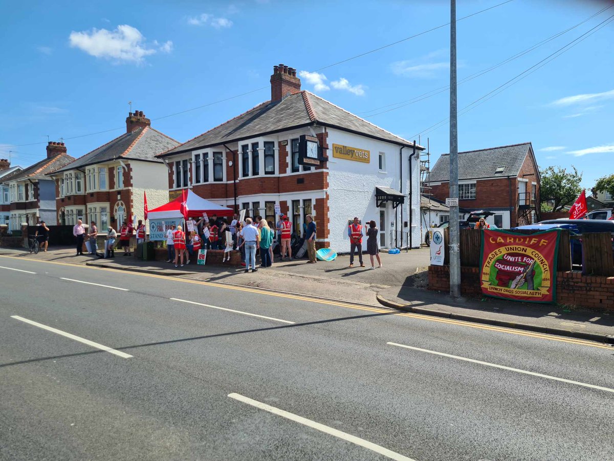Solidarity with Valley Vets <a href="/UniteWales/">UniteWales</a> members out on strike again today