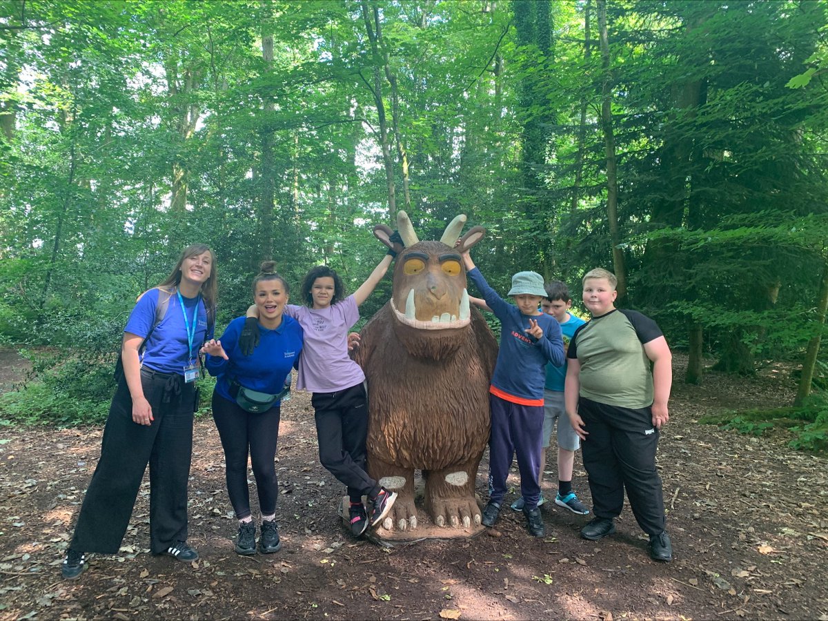 VenturersAc's tweet photo. Dragonfly's trip to @WestonbirtArb ๐ณwith @TheRealGruffalo #whereeverythingspossible https://t.co/fF3kevriaY