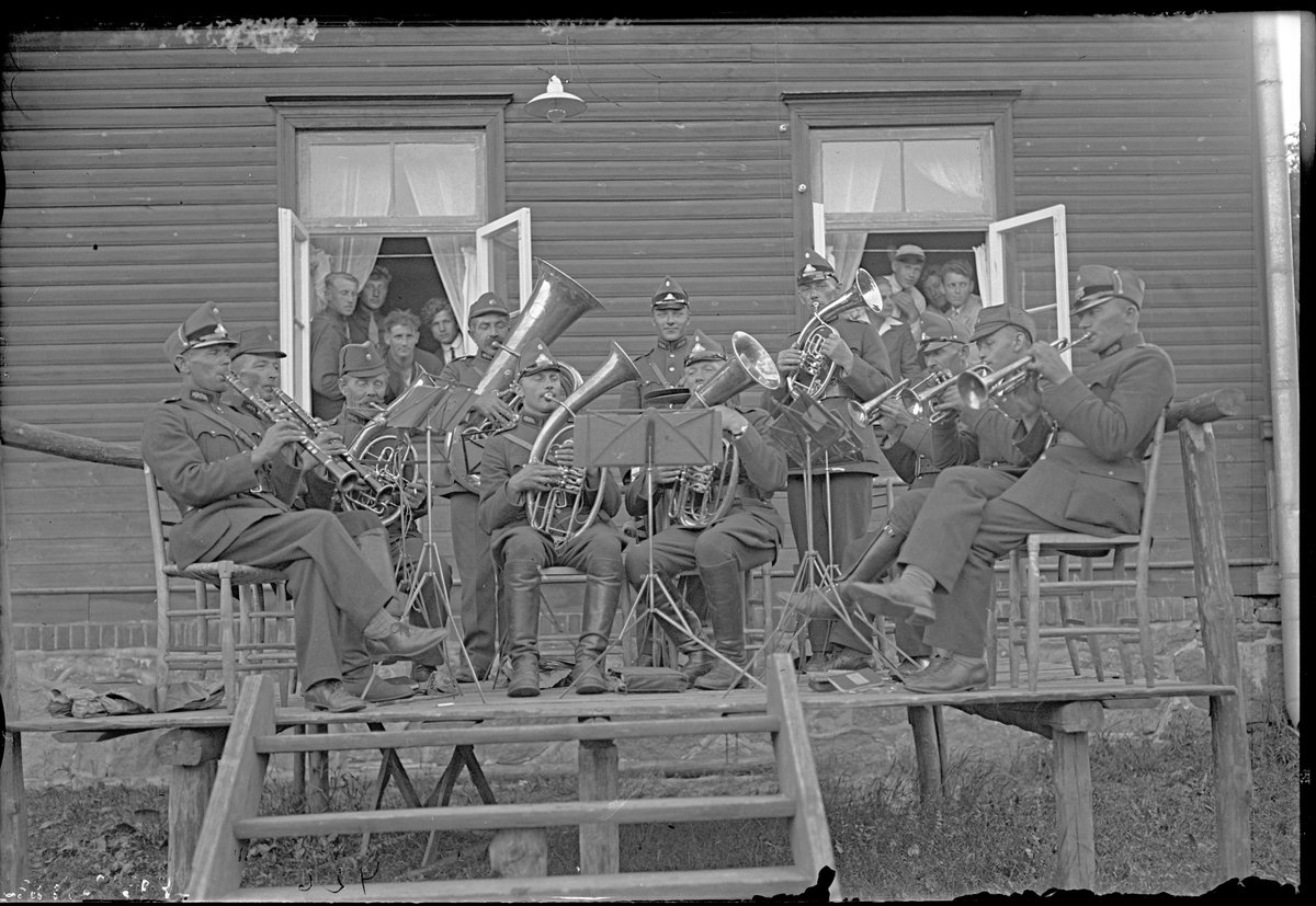 Nezinām, ko Strenčos domāja par trokšņu līmeni, bet #nedēļaspriekšmets mūsu krājumā ir stikla plates negatīvs no 1920. - 1930. gadiem
Vairāk lasi: ej.uz/n6yi