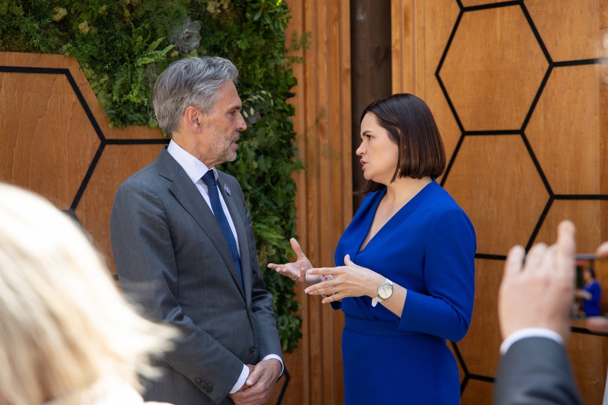 Tsihanouskaya's tweet photo. Glad to meet 🇳🇱 @MinPres Dick Schoof at #EPC2024 and give my congratulations personally on his appointment. The Netherlands is a steadfast ally of democratic Belarus and I am confident that our strong cooperation will continue under the new government. https://t.co/p3Tmv2CUvU