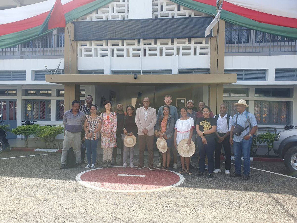 Dr. Maria J. Santos (@mjsantos_uzh) on Twitter photo The kickoff workshop of the Demand4Restoration funded by <a href="/snf_ch/">Schweizerischer Nationalfonds (SNF)</a> ended with a successful meeting with the governor of the Sava region in Madagascar! The kickoff workshop of the Demand4Restoration funded by <a href="/snf_ch/">Schweizerischer Nationalfonds (SNF)</a> ended with a successful meeting with the governor of the Sava region in Madagascar!