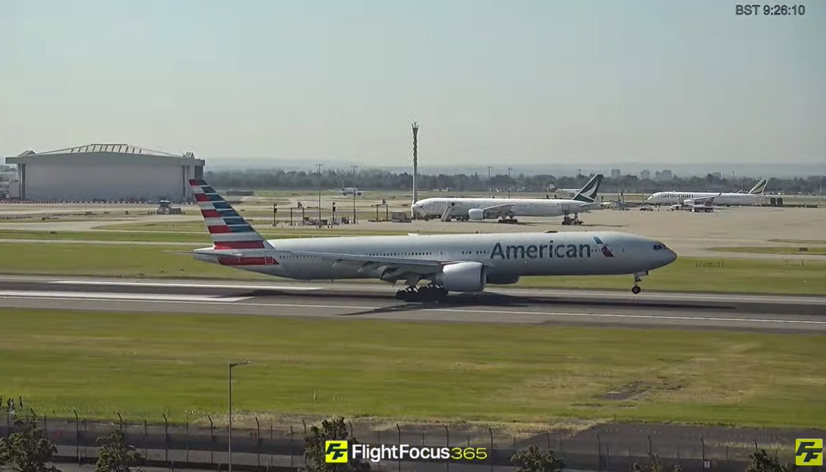 AirportWebcams's tweet photo. LIVE: American #AA38 just landed at London/Heathrow from Miami. AA & other US airlines have grounded all departures due to the #Microsoft IT #outage problems, but airborne flights are continuing. LHR: https://t.co/yHyixUbBjH
https://t.co/f3pWRDeKPv
(c) webcam host
#Crowdstrike https://t.co/1WEPrx22Rg