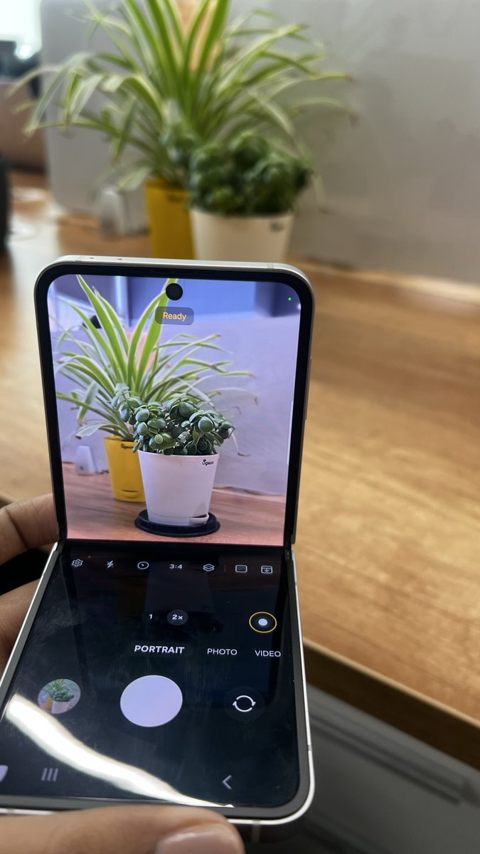 𝐆𝐨𝐭 𝐭𝐨 𝐭𝐫𝐲 𝐨𝐮𝐭 𝐭𝐡𝐞 𝐚𝐥𝐥-𝐧𝐞𝐰 𝐒𝐚𝐦𝐬𝐮𝐧𝐠 𝐆𝐚𝐥𝐚𝐱𝐲 𝐙 𝐅𝐥𝐢𝐩6 
 
#Foldable form factor has always fascinated me, thanks to its sleek and portable design

#GalaxyZFlip6 is compact, pocketable and super stylish

#technology #GalaxyAI #SamsungGalaxyZFlip6