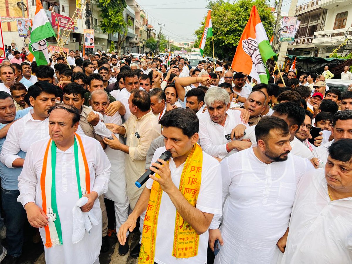 ssachdeva_'s tweet photo. सोनीपत विधानसभा में उमड़े जन सैलाब ने @DeependerSHooda जी के नेतृत्व में भाजपा से हिसाब माँगा|
हिसाब दो, हिसाब दो, बीजेपी हिसाब दो ! 
#हरियाणा_माँगे_हिसाब https://t.co/gZ4JDMcM5h