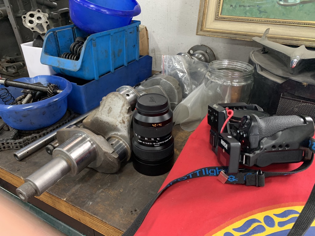 realwim's tweet photo. I must have put this lens somewhere...

#workshop #leica #crankshaft #lumix #lmount #alfaromeo #classiccars https://t.co/TXrIFFFIPX