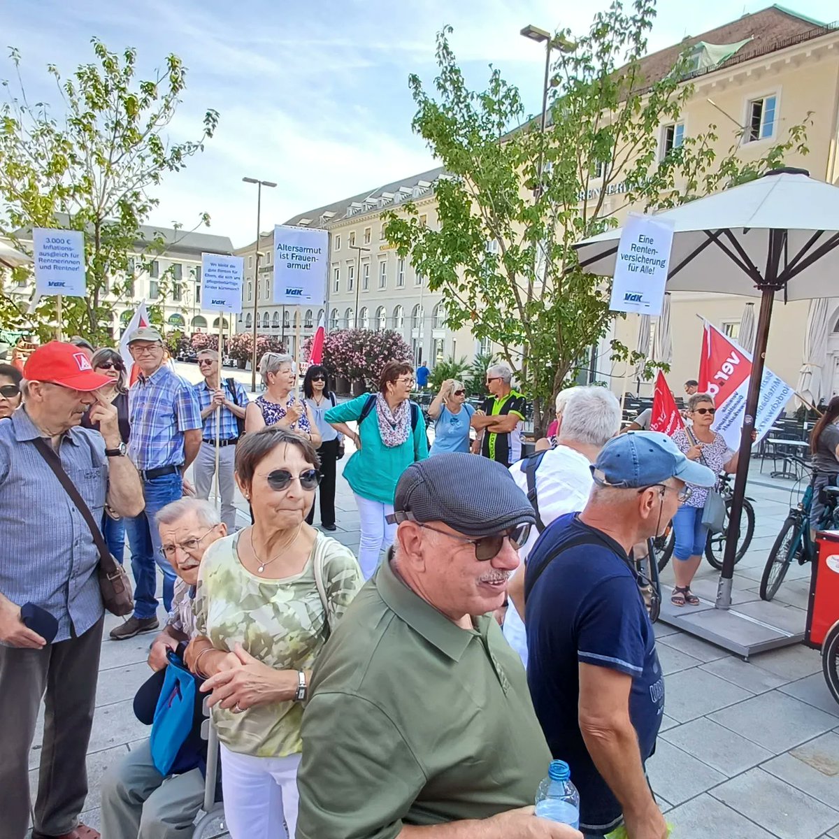 martin2mar's tweet photo. Renten Demo Verdi GEW DGB https://t.co/4rCSqZjTQS