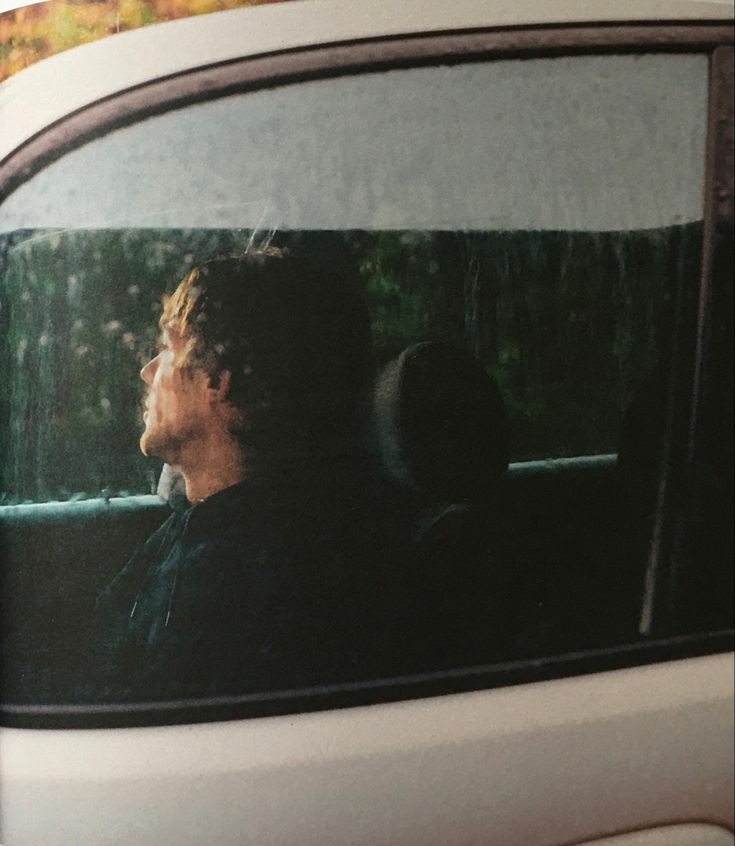 angelbyhouaylor's tweet photo. os larry

l'ouis tuvo un accidente de carretera lejos de casa y quedó varado, pero busca la manera de hacerle saber a su novio que está bien para que no se preocupe

un amable viajero le lleva un mensaje a h'arry, el novio de l'ouis, quien no ha sabido nada de su pareja hace días https://t.co/ECJzWSKtba