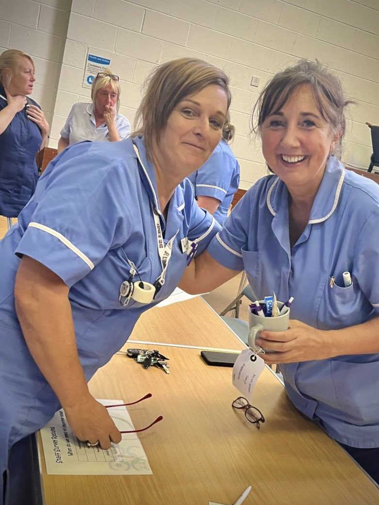 The #ACSAppreciationMug has been passed on the very same day as it was given. Smiles from our amazing nurses from Network 2! The power of kindness in a mug. ☕️💛 #StaffEngagement #StaffExperience #LittleConversation #StaffWellbeing <a href="/MY_ACSEducation/">MY Community Education Team</a> <a href="/Seniornurse75/">Abigail Trainer</a> <a href="/AndreaParkin2/">Hello my name is Andrea ..💙</a>