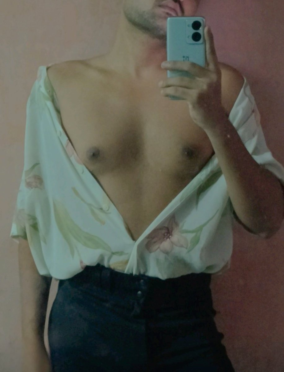 caveintome's tweet photo. Titties out 👅 https://t.co/NBnU8WfqD7
