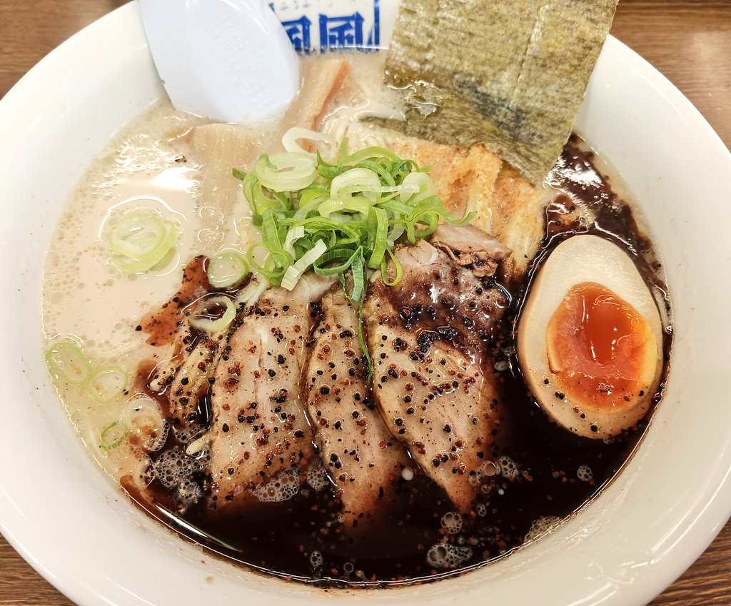 thundersaeki's tweet image. ランチはラーメン。